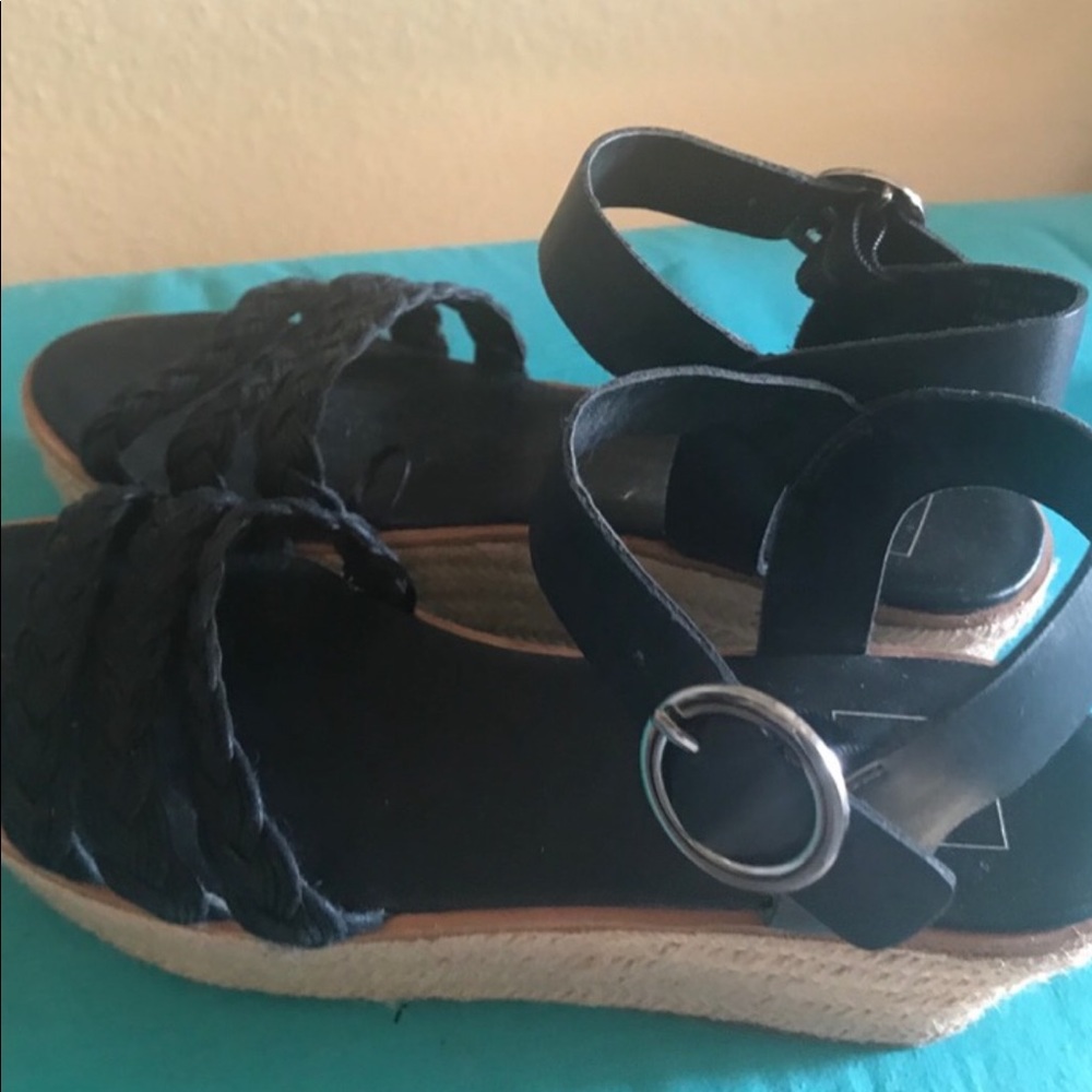 Espadrilles - Picture 5 of 6